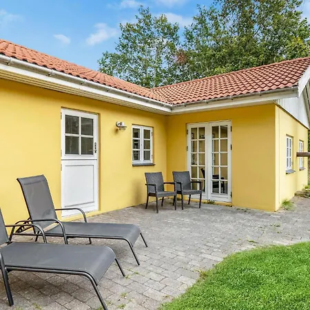Дом отдыха 3 Bedroom In Laeso