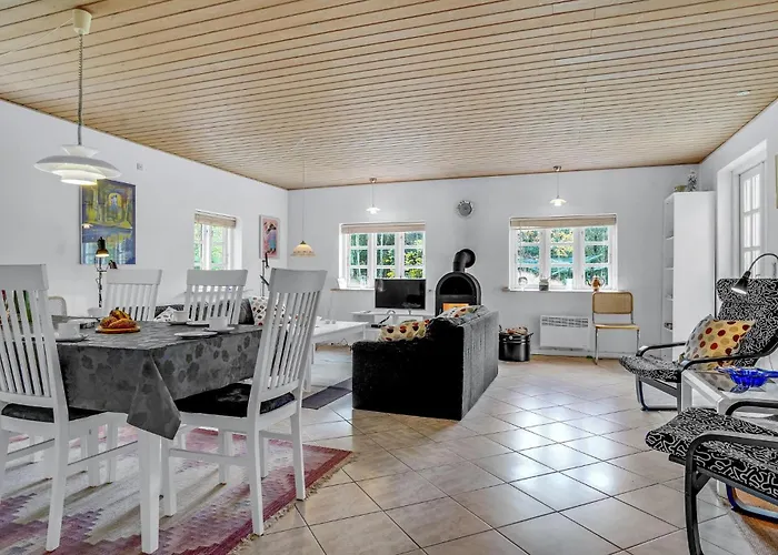 3 Bedroom In Nyaraló *